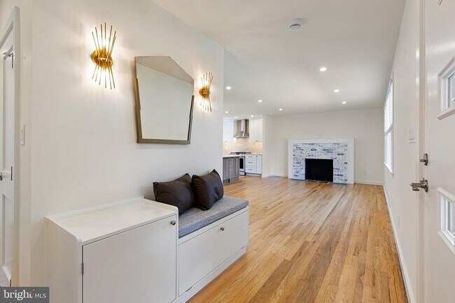 Building Photo - 706 Sonora Ave