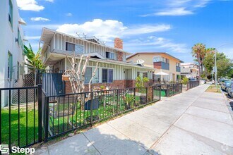 Building Photo - 811 Gardenia Avenue