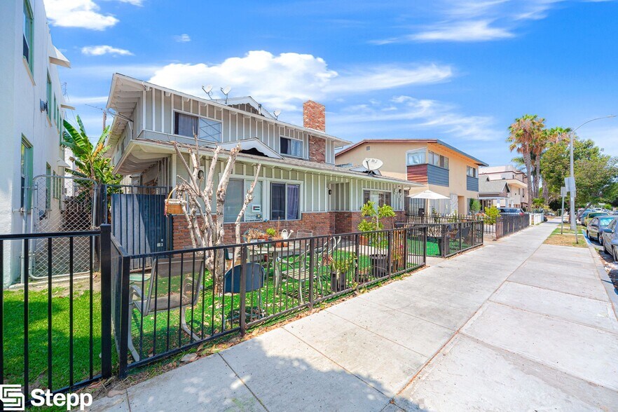 Primary Photo - 811 Gardenia Avenue