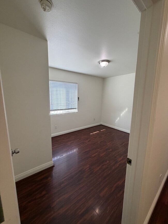 Building Photo - 79(633)