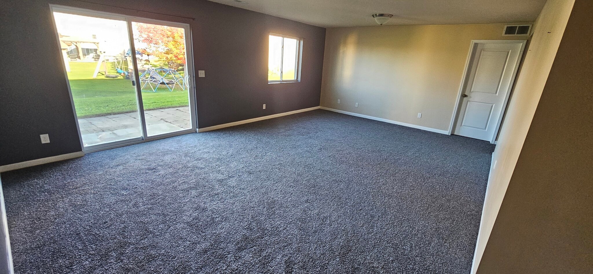 Building Photo - 6271 Greenview Dr