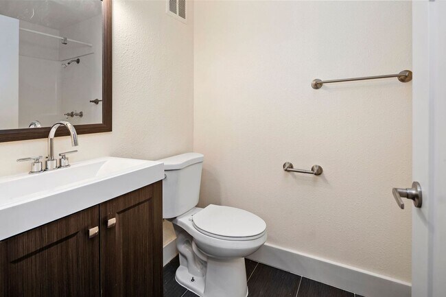 Building Photo - 4Touchstone