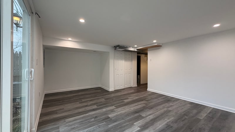 Building Photo - 12611 Biscayne Dr