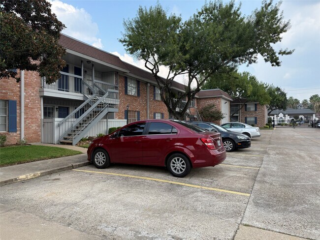Building Photo - 2350 Bering Dr