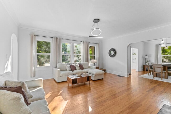 Building Photo - 3750 Totem Ln