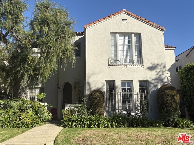 Primary Photo - 124 N Mansfield Ave