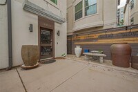Building Photo - 107 Tuam St
