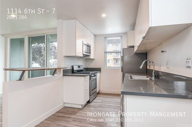 Building Photo - 1114 6th St