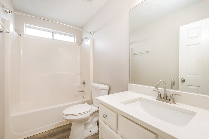 Building Photo - 238 Silver Arrow Cir