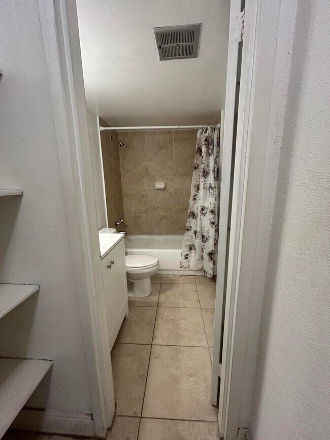 Building Photo - 1805 Sans Souci Blvd