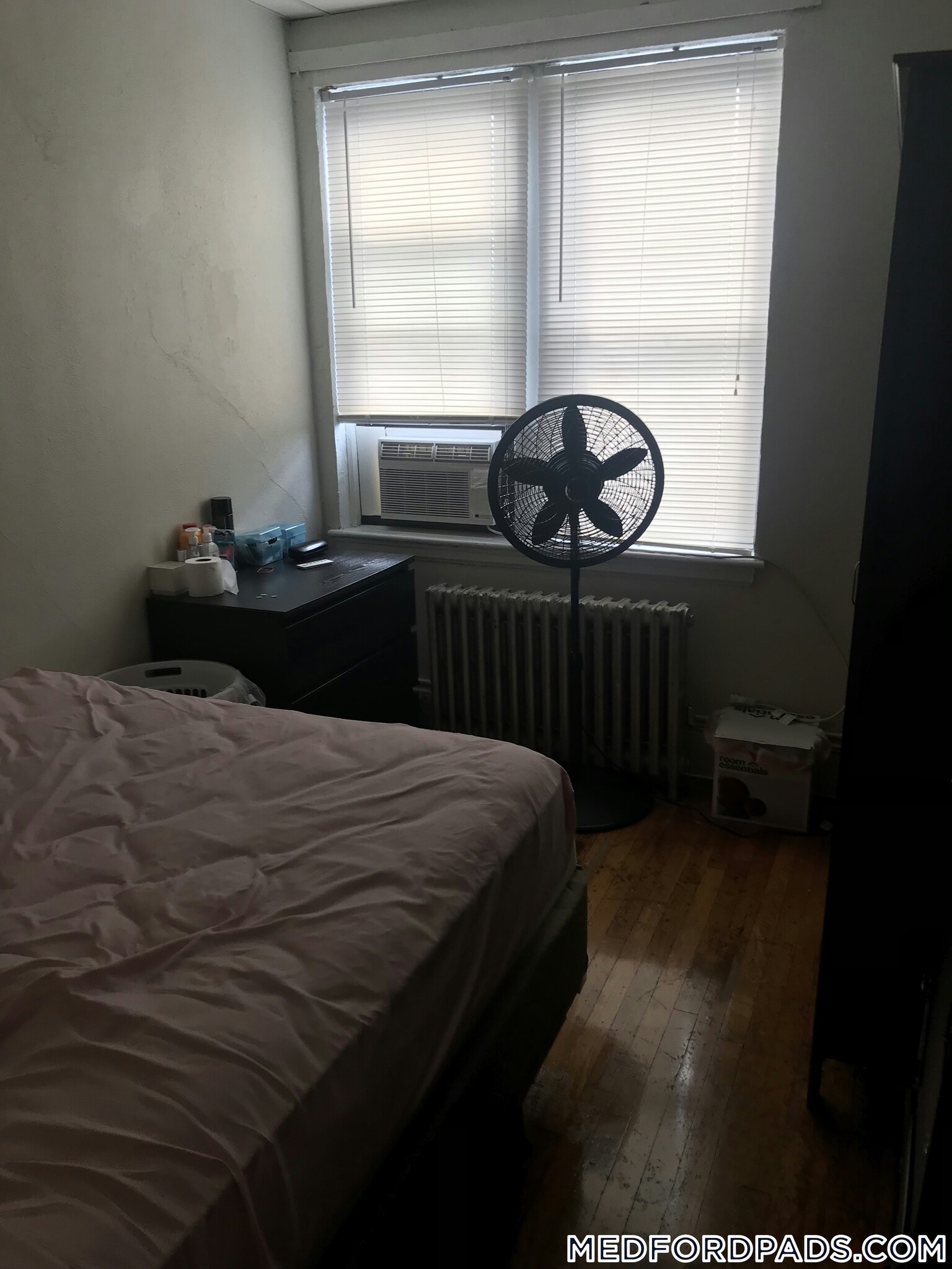 Building Photo - 53 Fellsway W