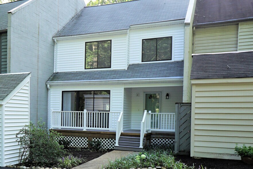 Building Photo - 4912 Long Shadow Terrace