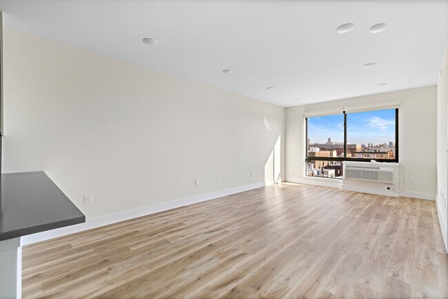 Building Photo - 433 62nd St