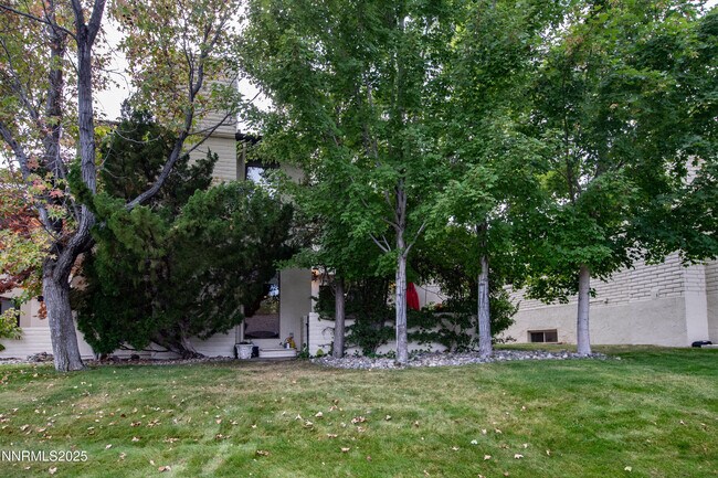 Building Photo - 4953 Lakeridge Terrace W