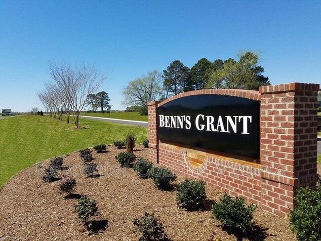 Building Photo - 176 Boxwood Ln