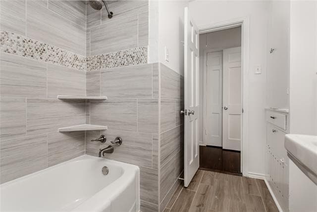 Building Photo - 7414 Robin Rd