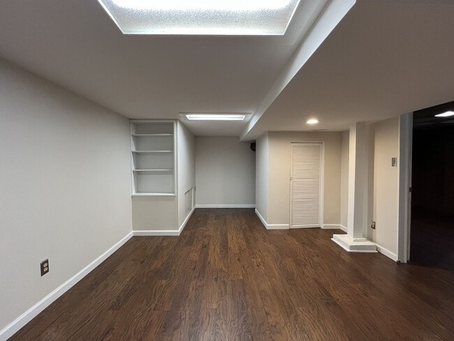 Building Photo - Bright and Welcoming Home with Modern Kitchen, Expansive Backyard & Flexible Living Space