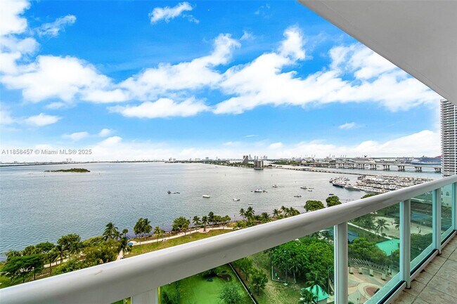 Building Photo - 1800 N Bayshore Dr