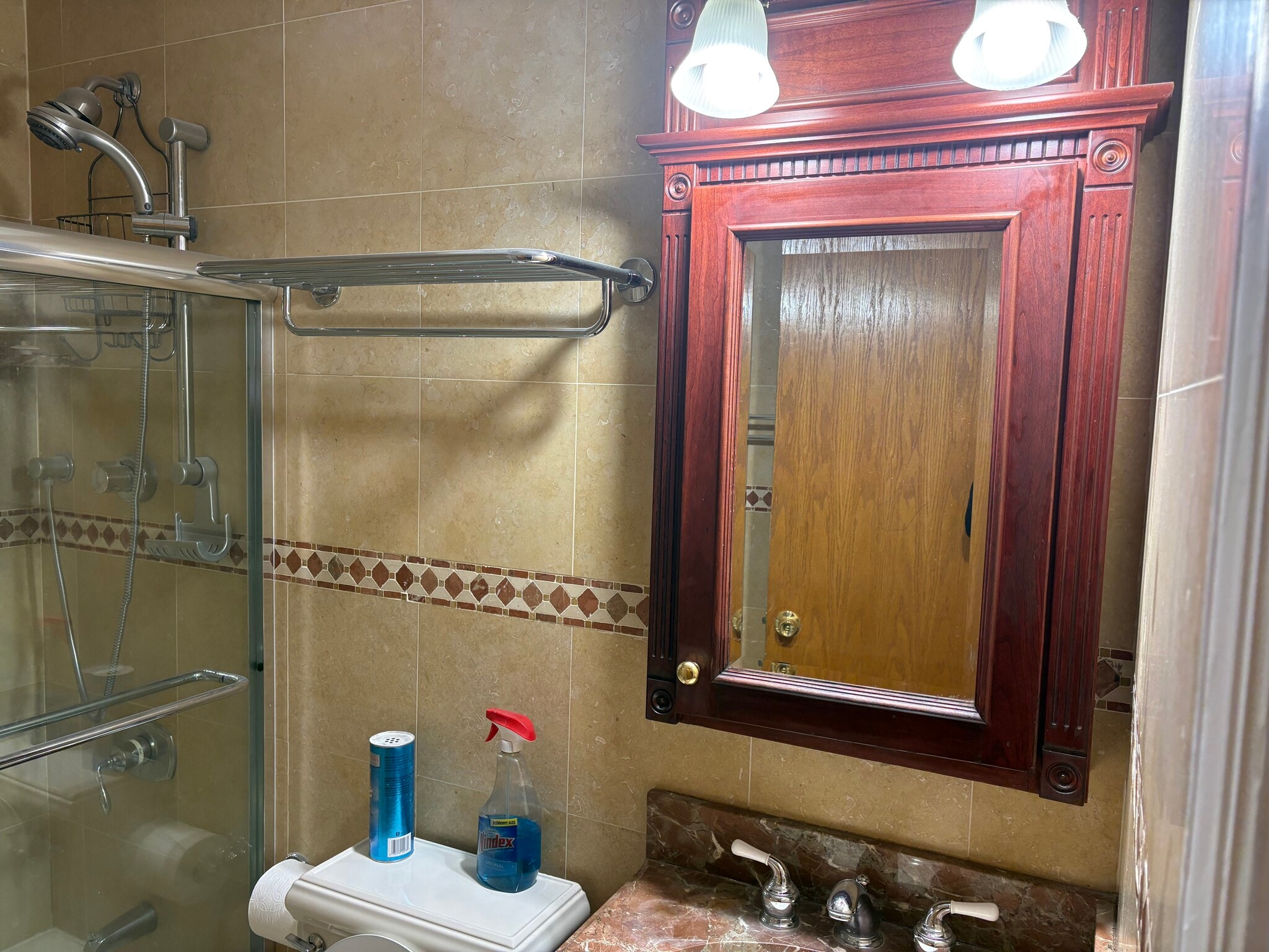 Bathrm - 3055 32nd St