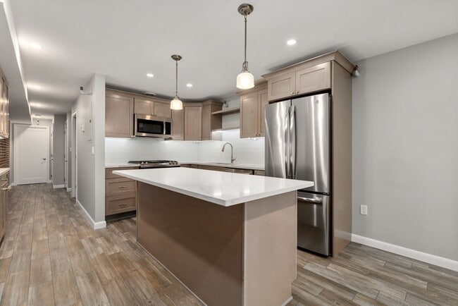 Building Photo - 42 8th St