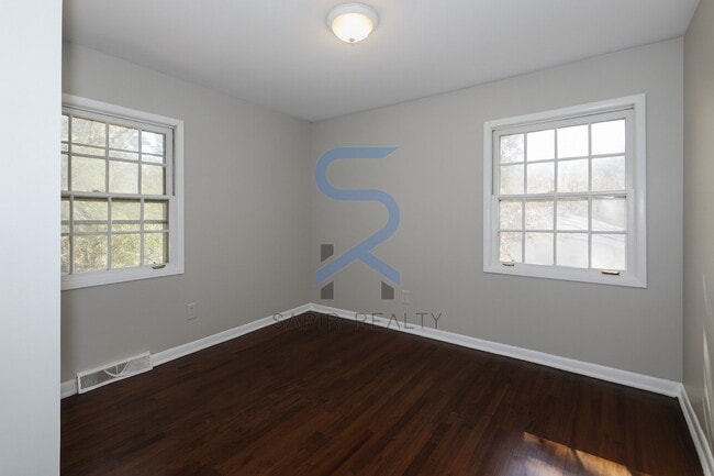 Building Photo - Move in before December 15th and get $100 OFF your rent for the first 3 months — PLUS a $250 Amaz...