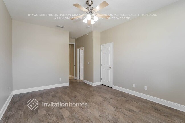 Building Photo - 11104 Creek Haven Dr