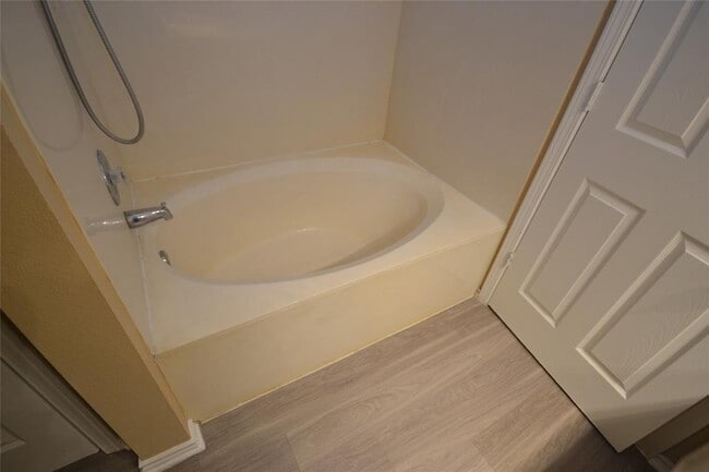 Building Photo - 2106 Hawksbury Way