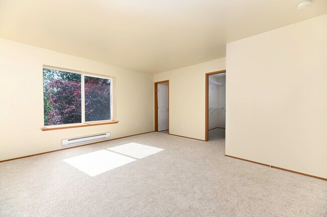 Building Photo - 2413 106th Dr SE