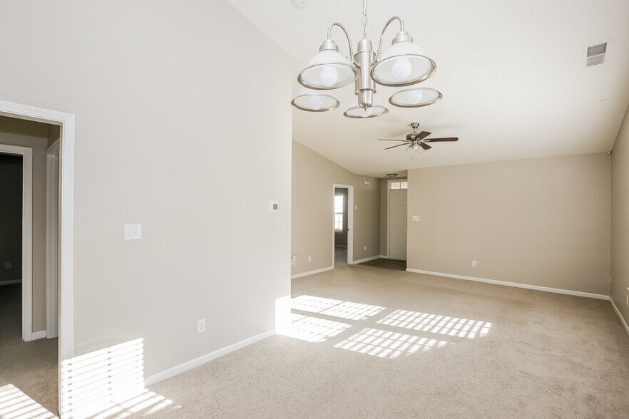 Building Photo - 4006 Salmon River Dr