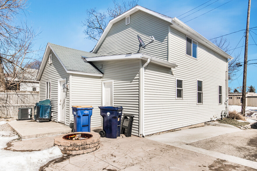Building Photo - 323 Indiana Ave SW
