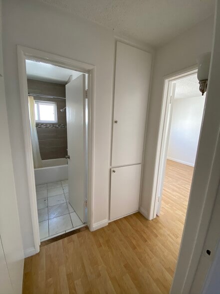 Bathroom/Lynn’s closet/bedroom - 940 S Venice Blvd