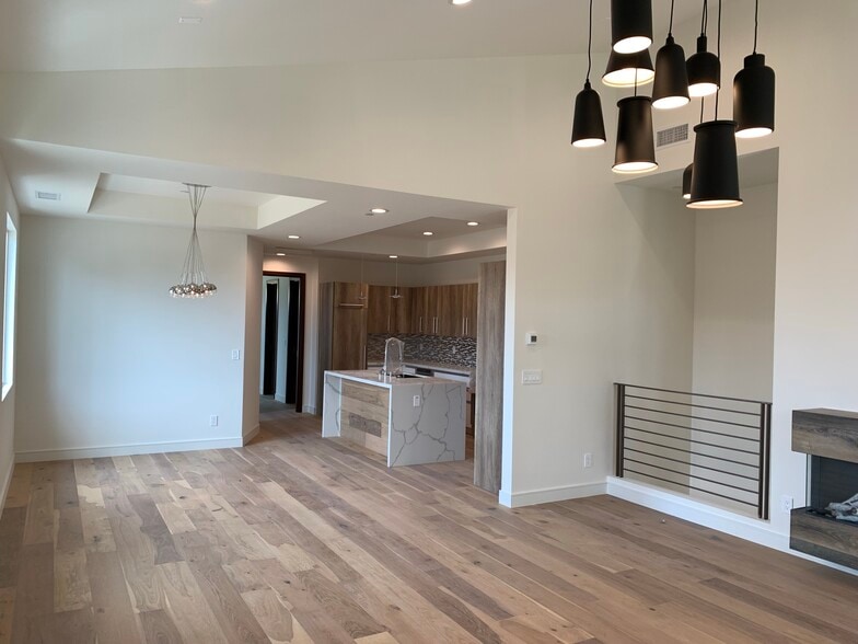 Living/Dining - 2783 190th St