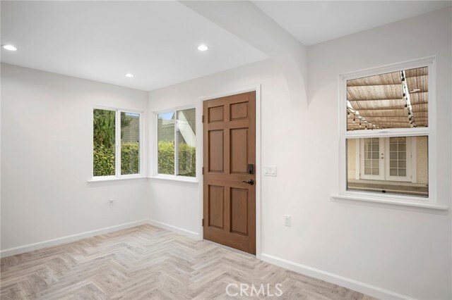 Building Photo - 1560 Ridgeway Dr