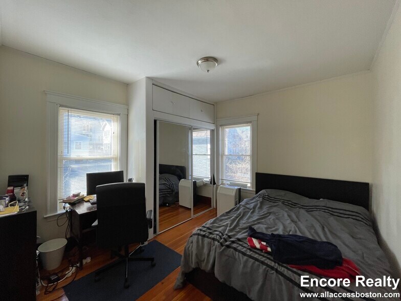 Building Photo - 56 Hobson St