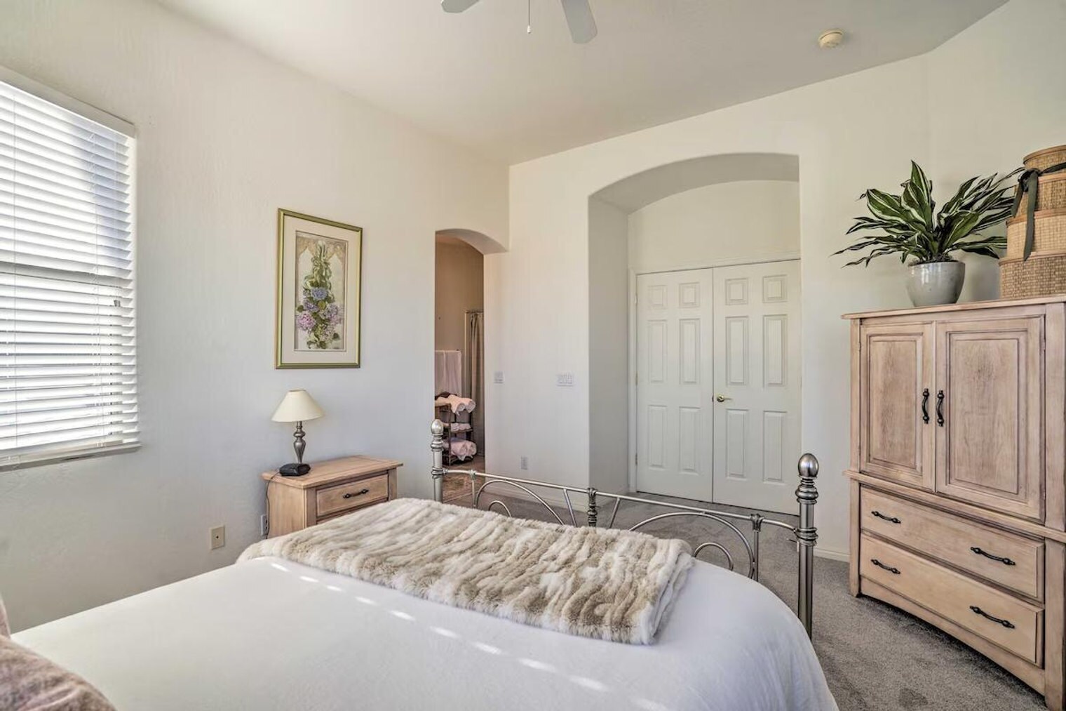 Building Photo - 15240 N Clubgate Dr