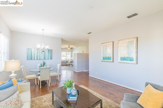 Building Photo - 1055 Meadow Brook Dr
