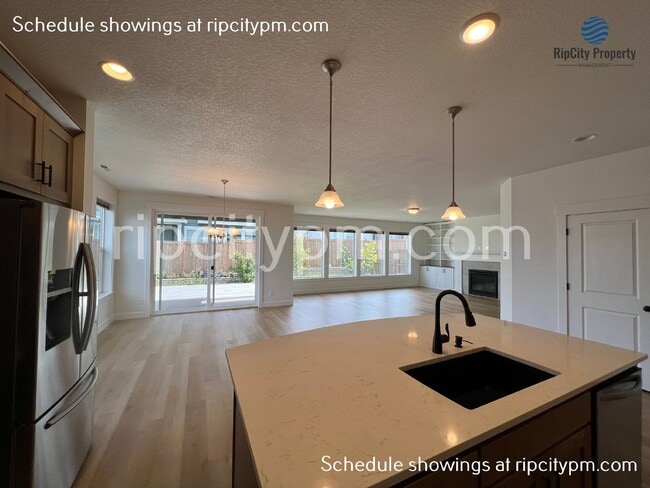 Building Photo - 3928 SE 77th Ave