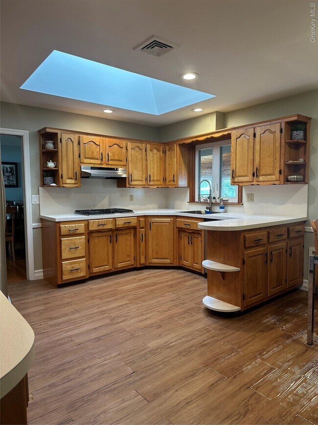 Building Photo - 291 N Little Tor Rd