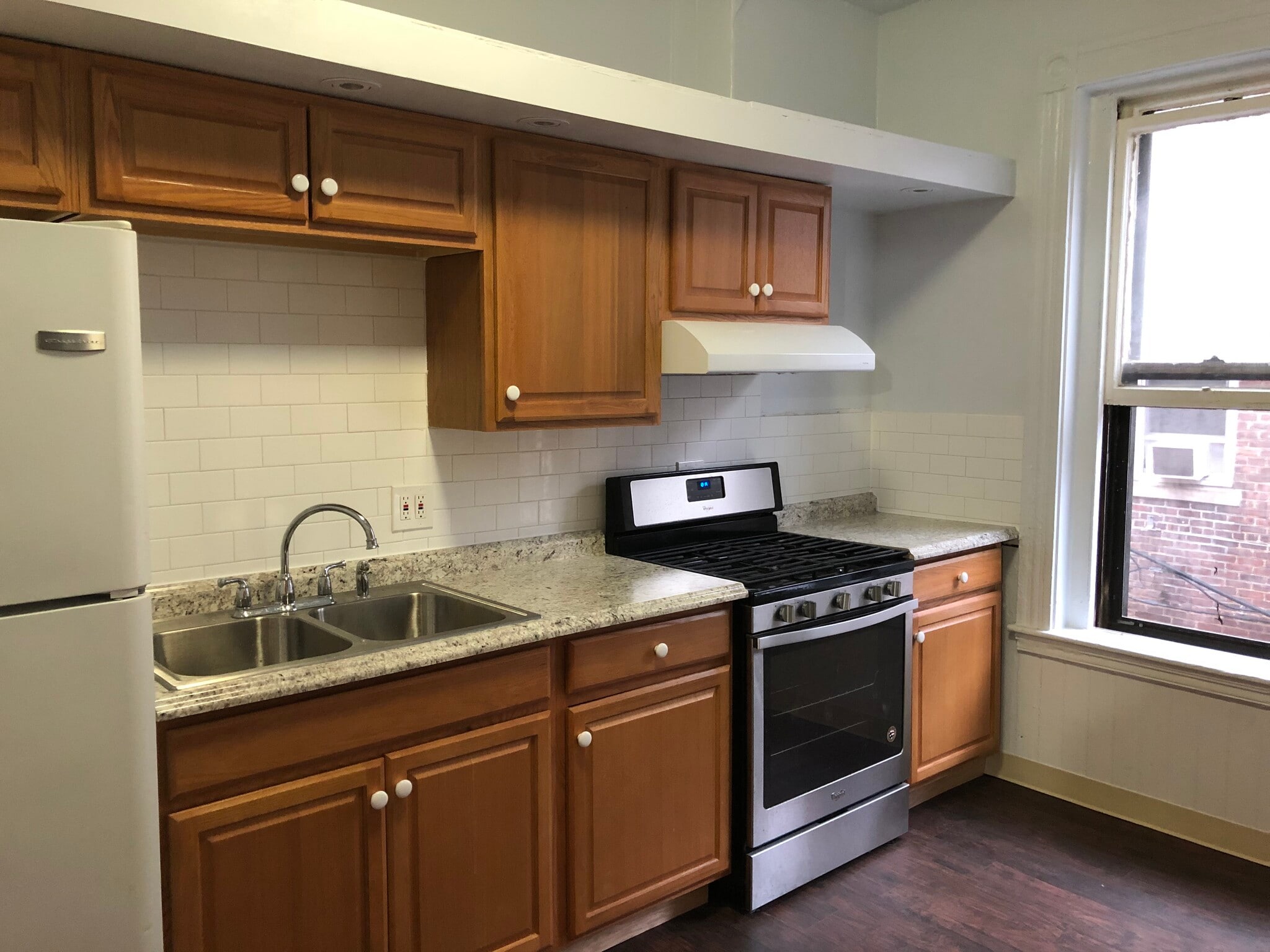 Kitchen - 73 Westland Ave