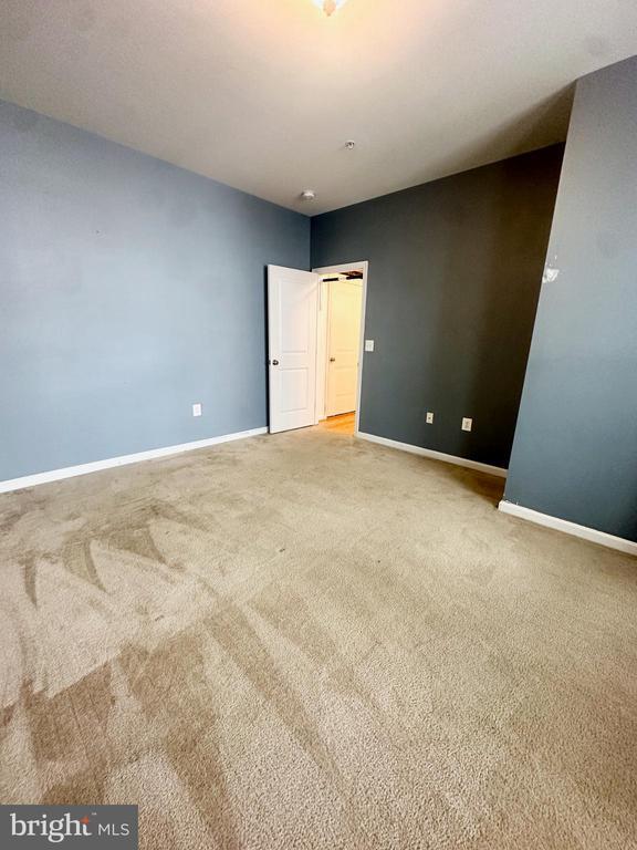Building Photo - 19 Steeplechase Dr