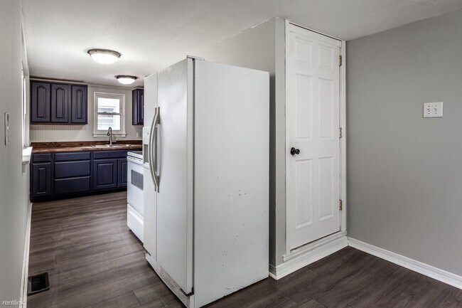 Building Photo - 2 br, 1 bath House - 2320 Hoyt Ave