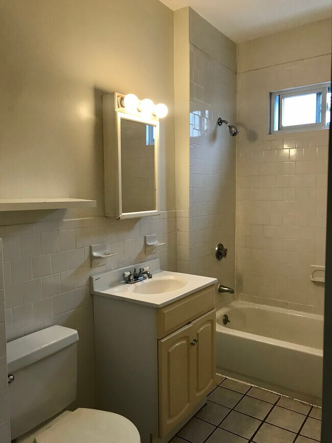 Building Photo - 7 Harvard Ter