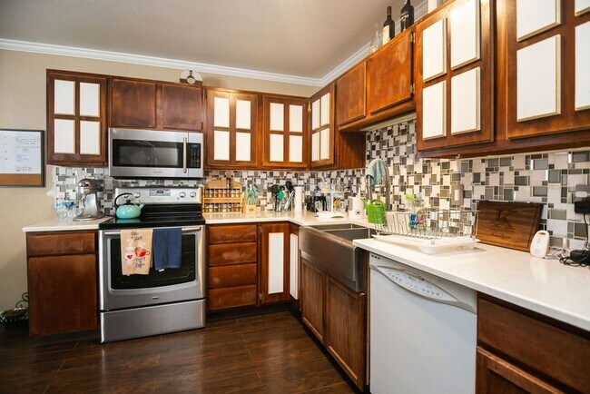 Building Photo - 117 43rd Ave Ct