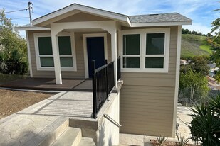 Building Photo - 4210 1/2 Portola Ave