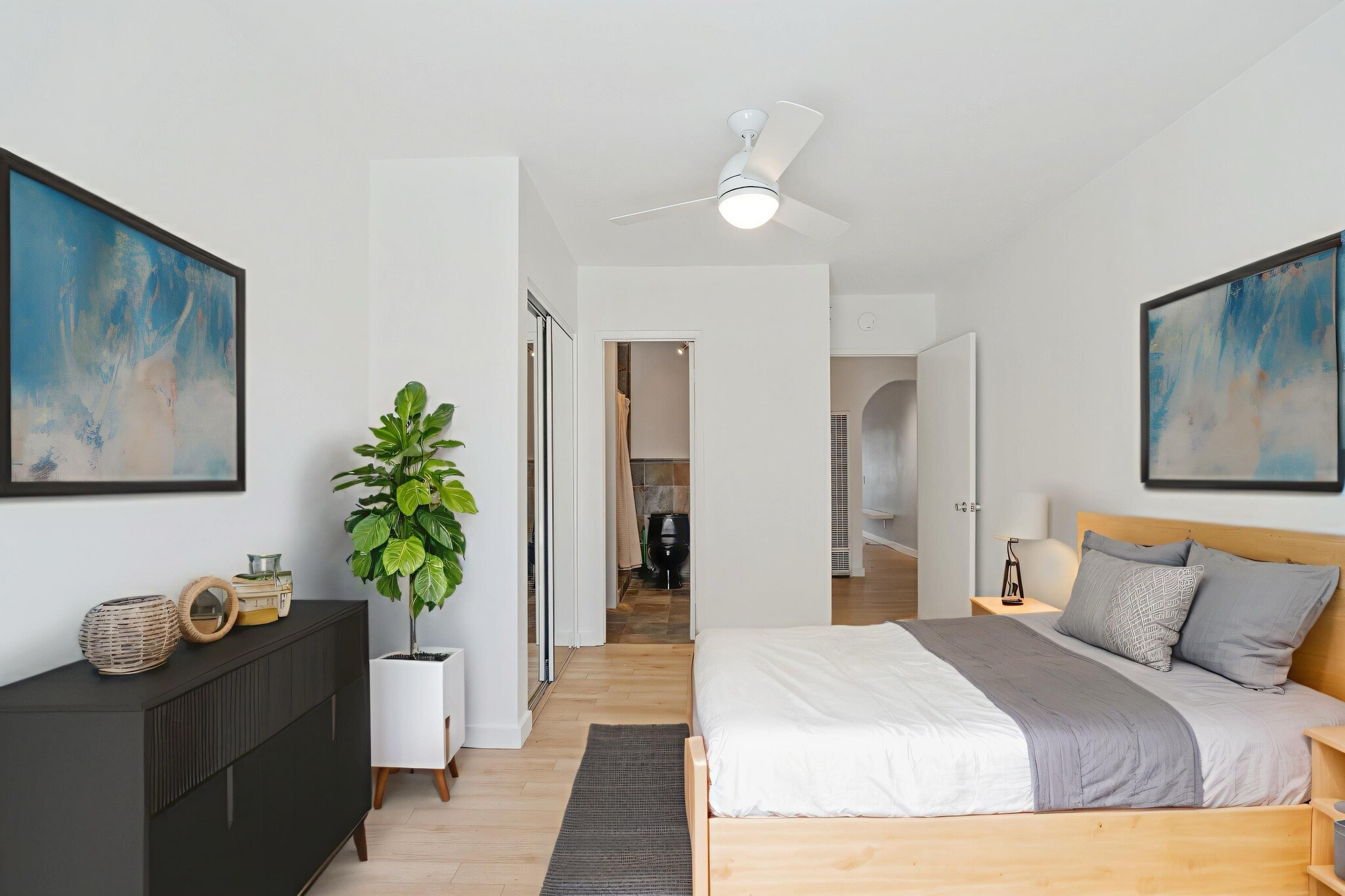 Building Photo - 639 Bay St