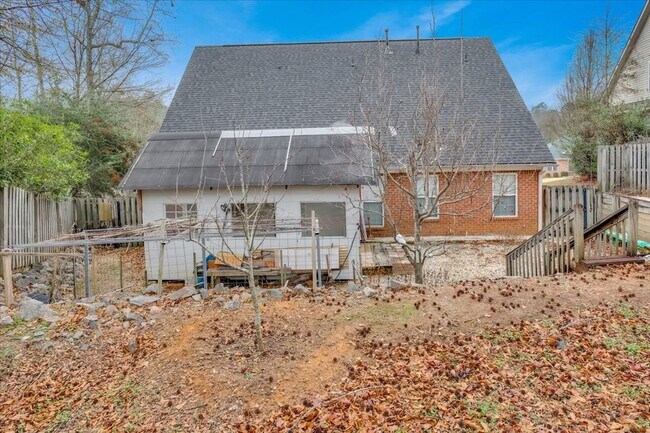 Building Photo - MOVE IN READY