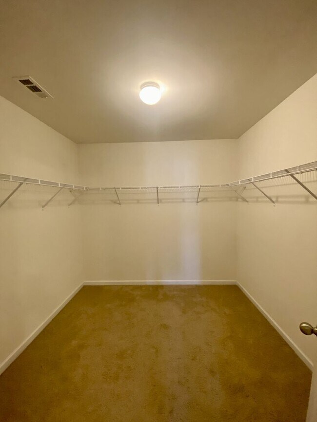 Building Photo - 4BR/2.5BA Home Located in Hampden Village