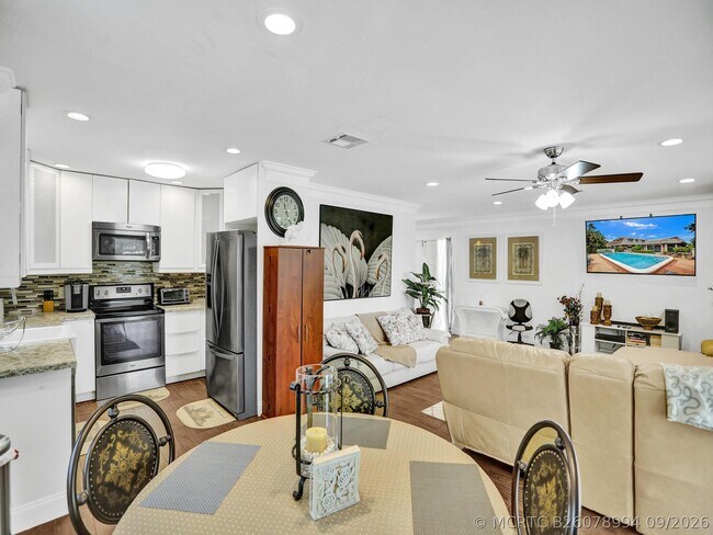 Building Photo - 340 Orange Tree Dr