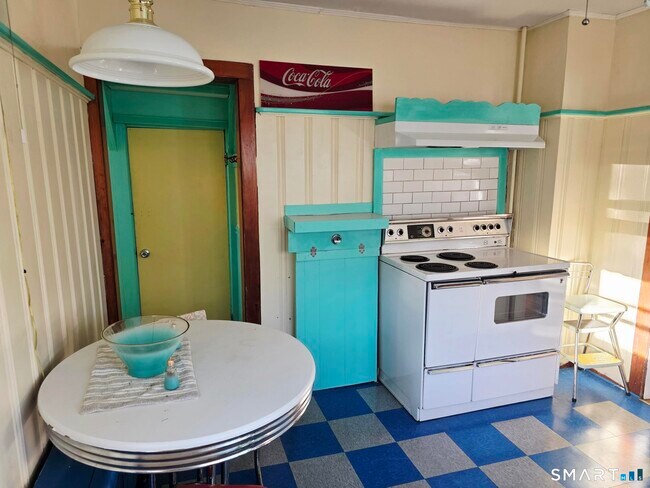 Building Photo - 22 Stillman Ave