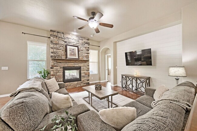 Building Photo - 6134 Rennert Dr